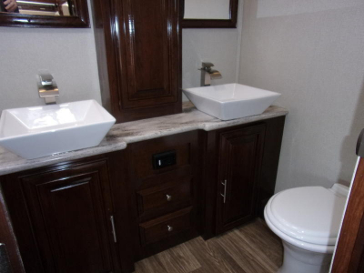 gallery/5d6a136e400bcd692b70752f